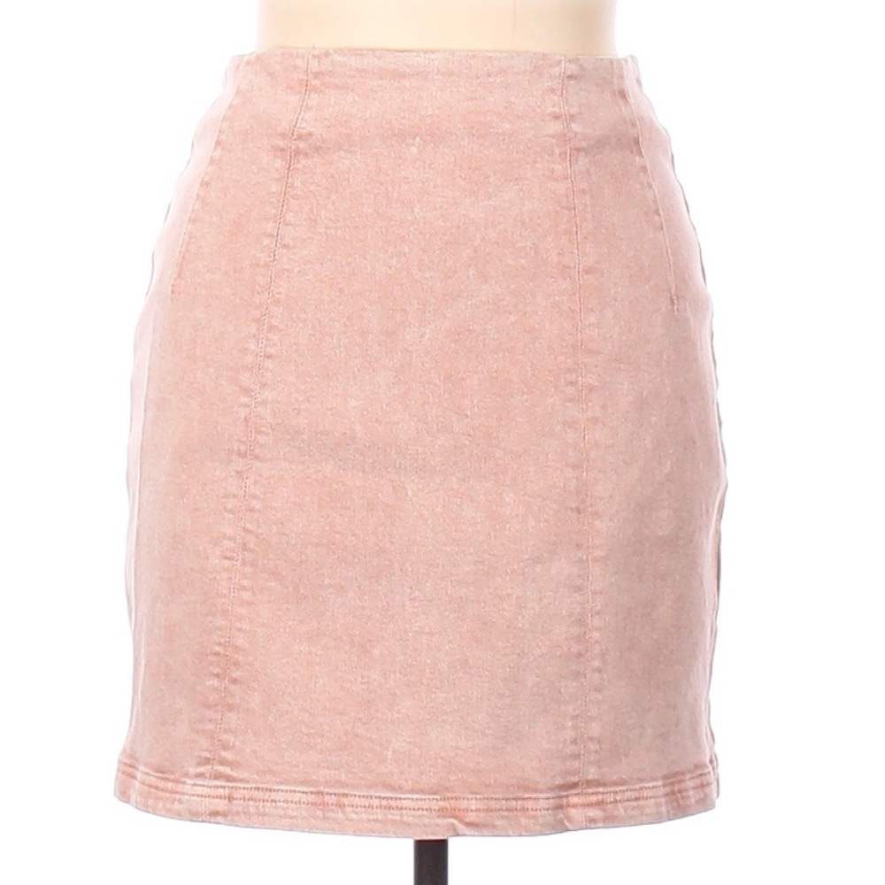 Entro Blush Pencil Skirt